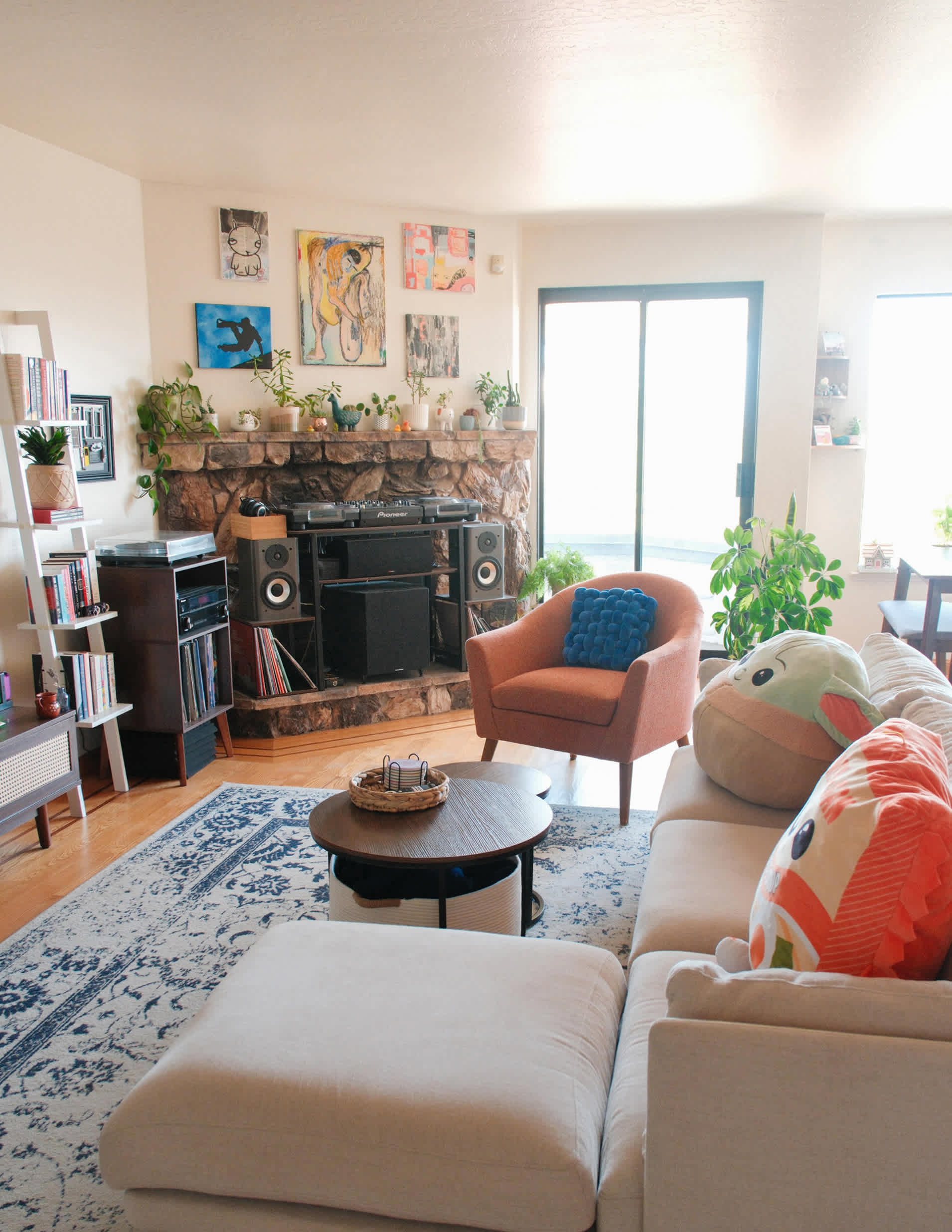 See Inside a Potrero Hill Rental Apartment Built in the '80s